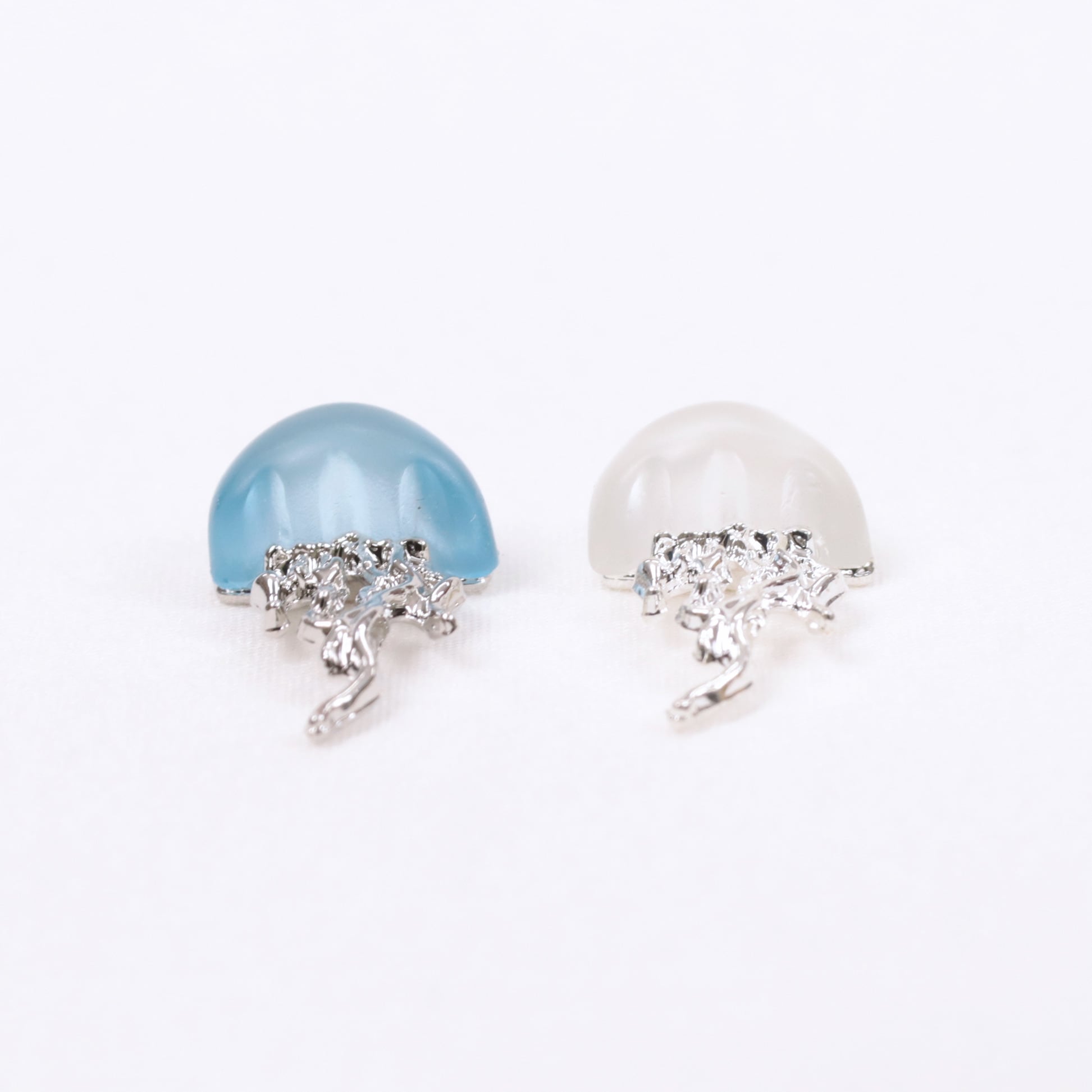 クラゲ パーツ シルバー 立体 金属 02000322 ハンドメイド 装飾 飾り