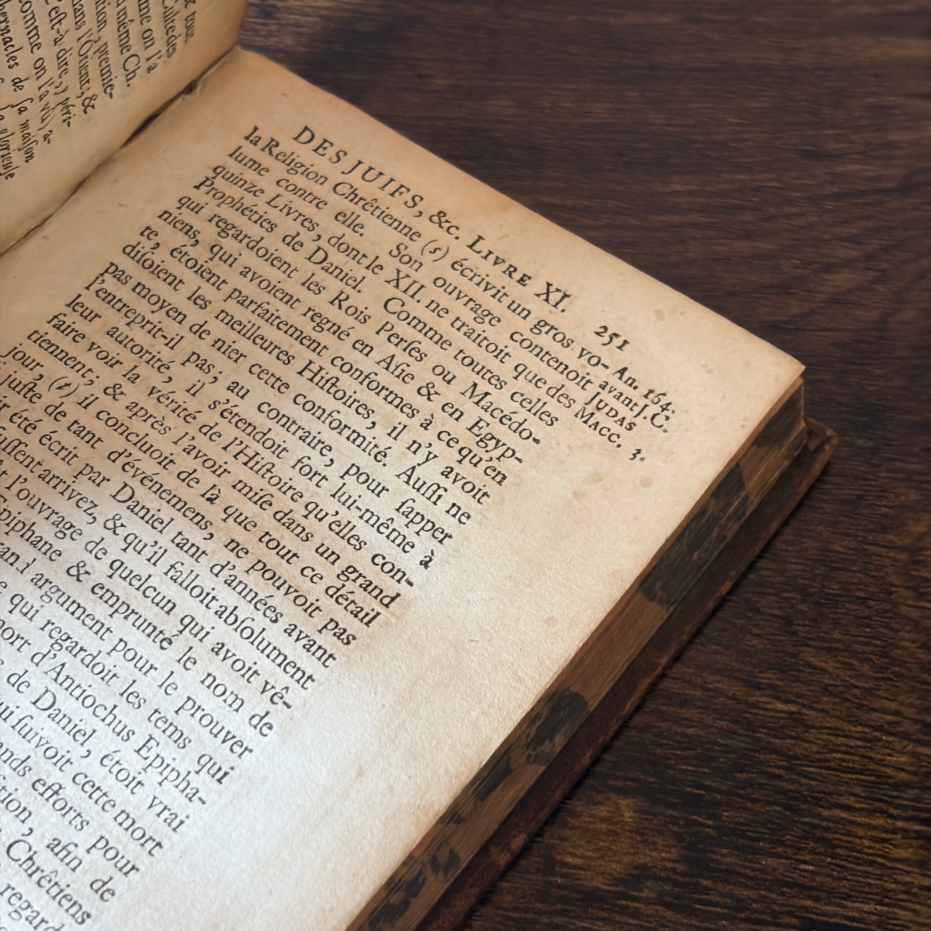 貴重な革装丁の洋書 古書 アンティーク ヴィンテージ インテリア