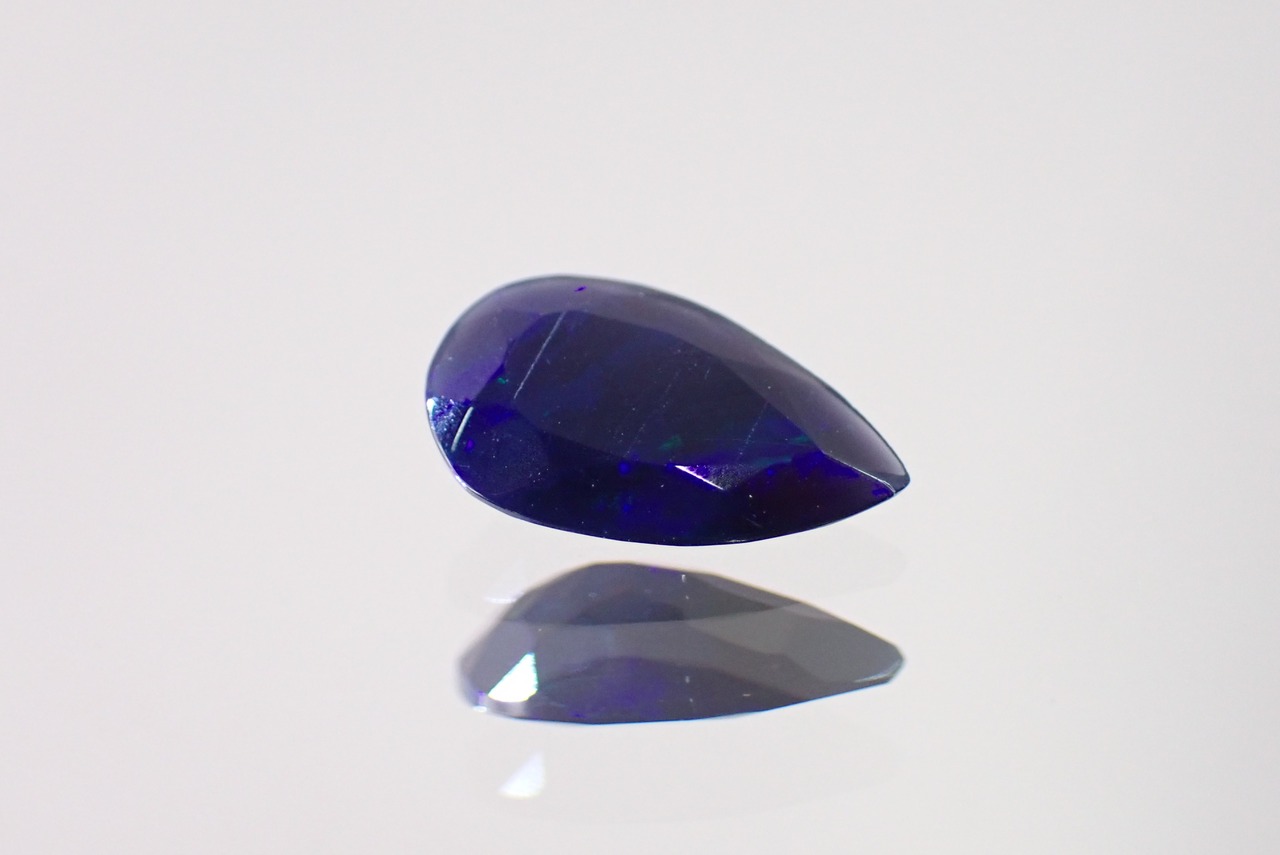 ブラックオパール　0.77ct　[C9‐74]
