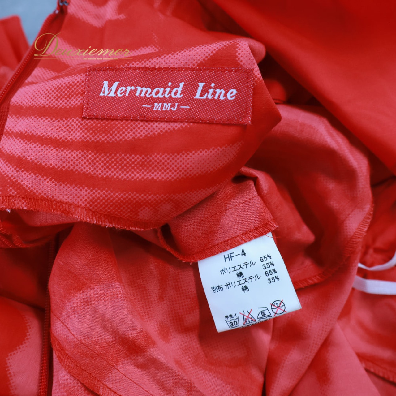 フラダンス 衣装 MermaidLine MMJ マーメイドライン エムエムジェイ ワンピース レッド系 ハイビスカス柄 花柄 フリル アシンメトリー 華やか 赤 ハワイアンプリント アロハ ダンス衣装 イベント ステージ かわいい ふんわり