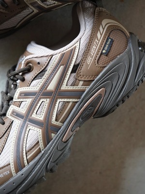 ASICS アシックス【 GEL-VENTX GORE-TEX 】