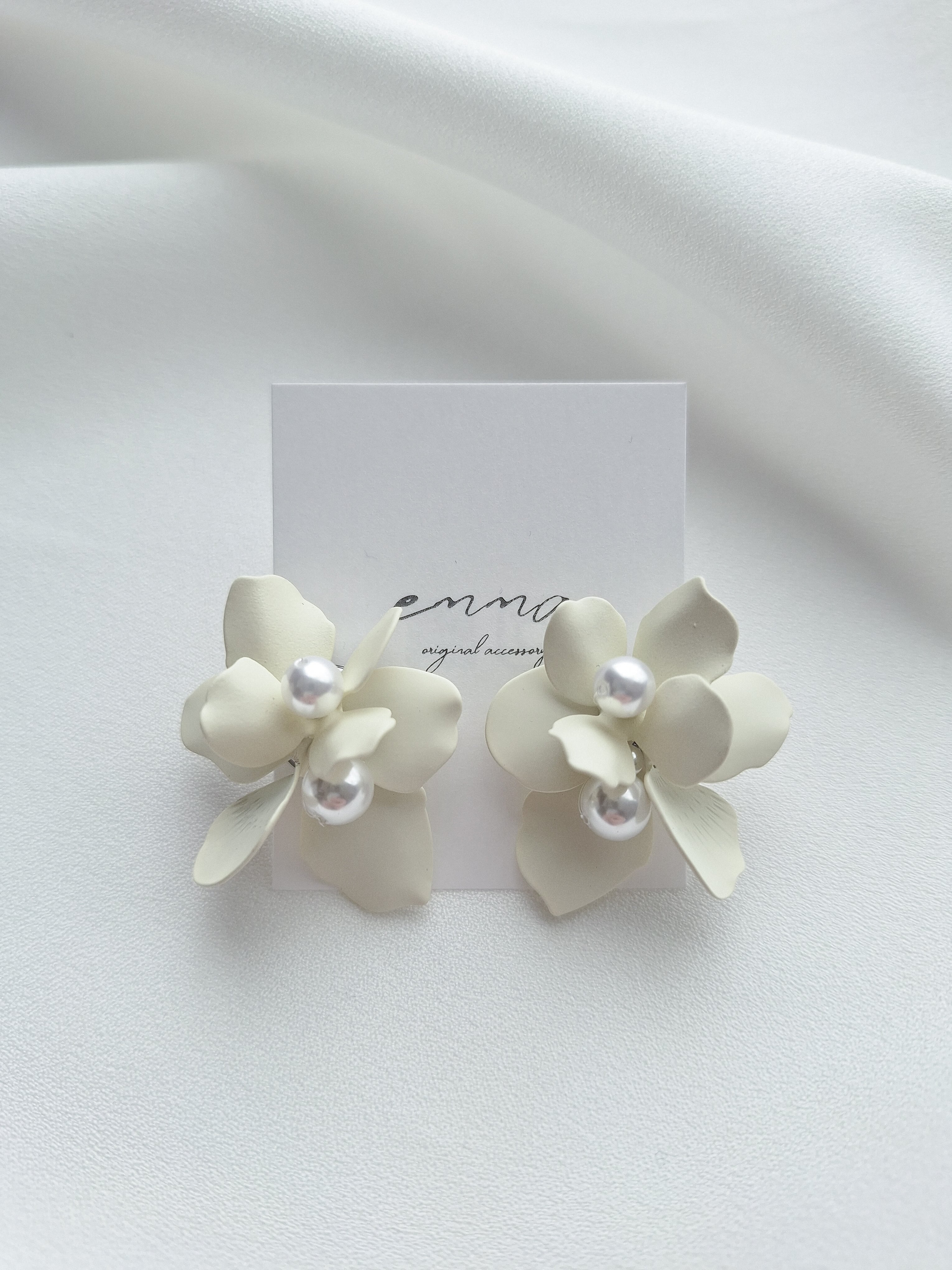 お値下げ‼︎emma.accsesary etoileピアス 【公式通販】