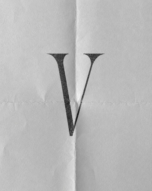 PV10 / V-NECK