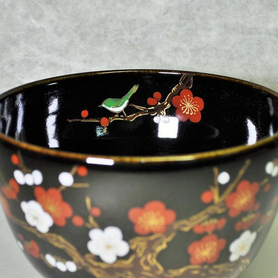 抹茶碗 黒釉 紅白梅にうぐいす | 京焼窯元 橋本城岳