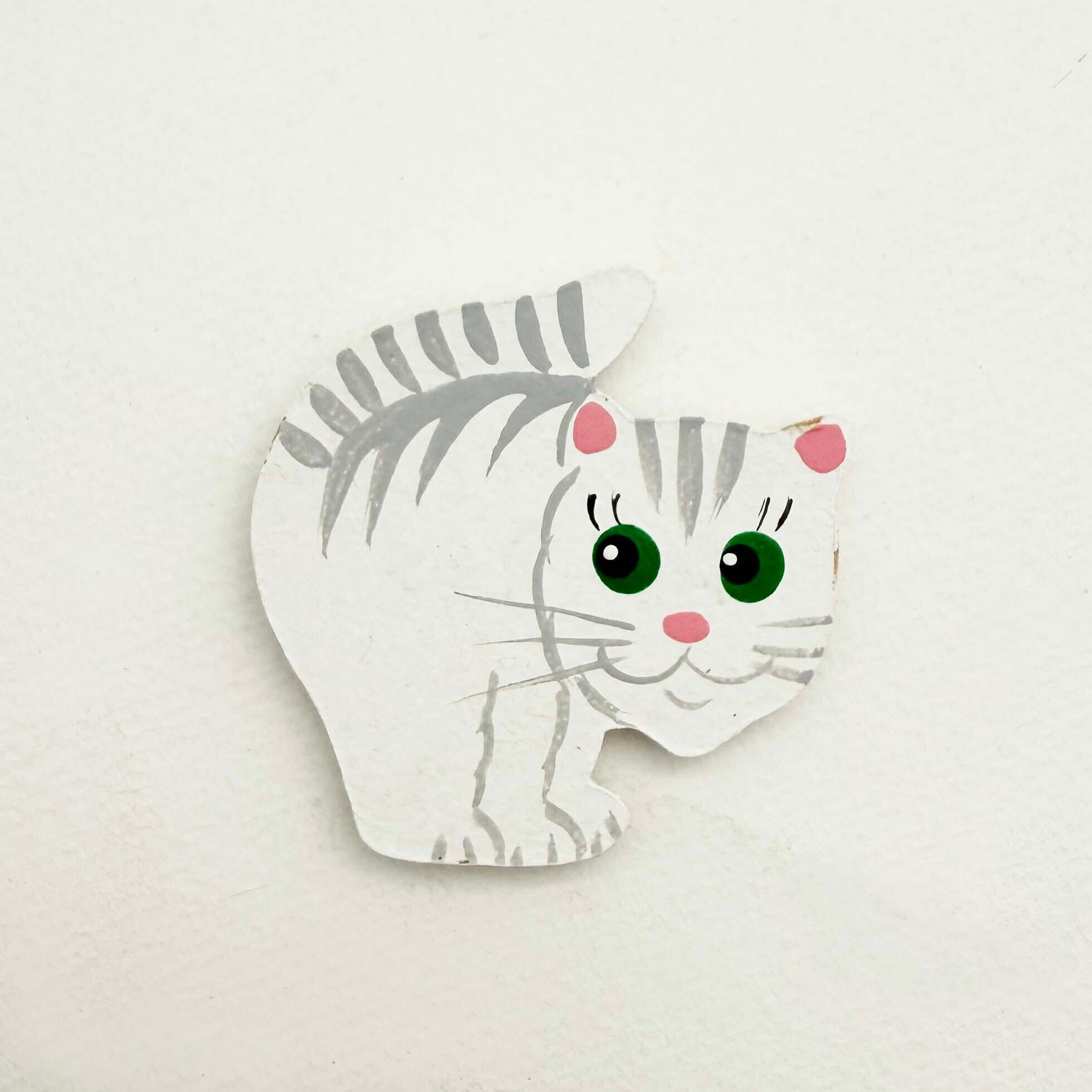 エストニアのマグネット（白猫）