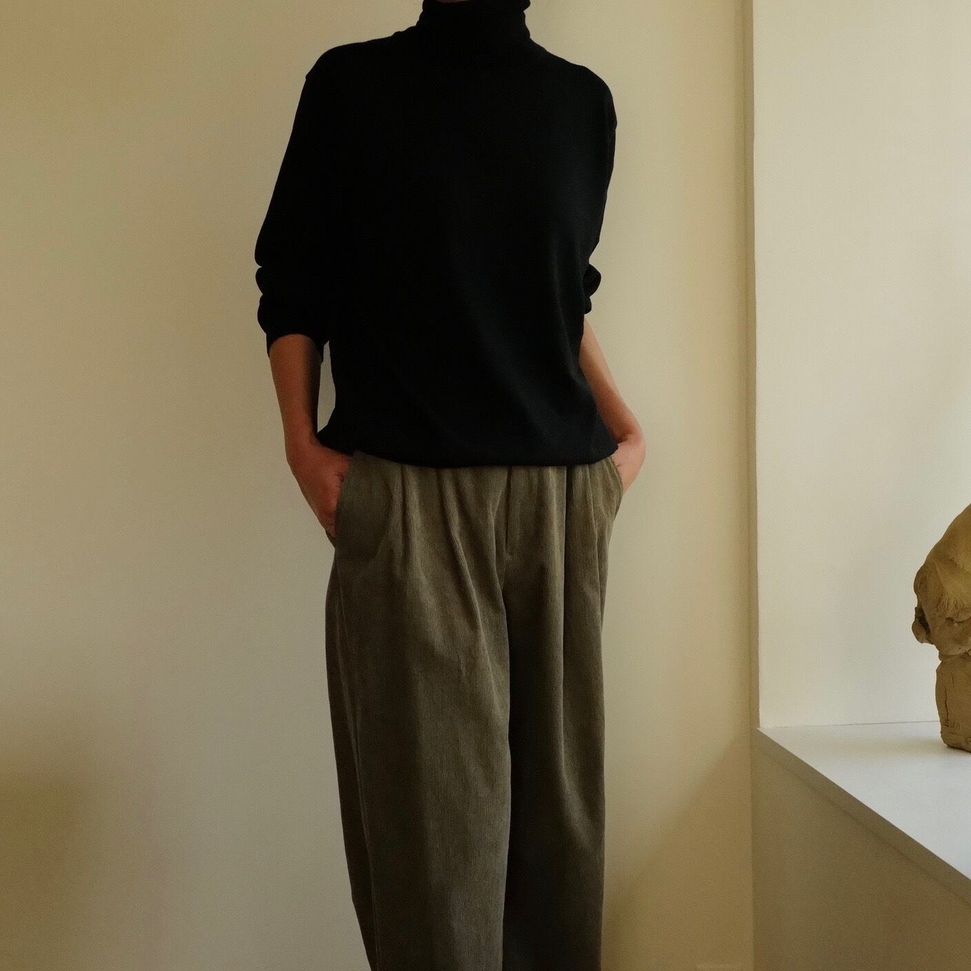 WIRROW ｜ Corduroy tuck pants | HJ GALLERY