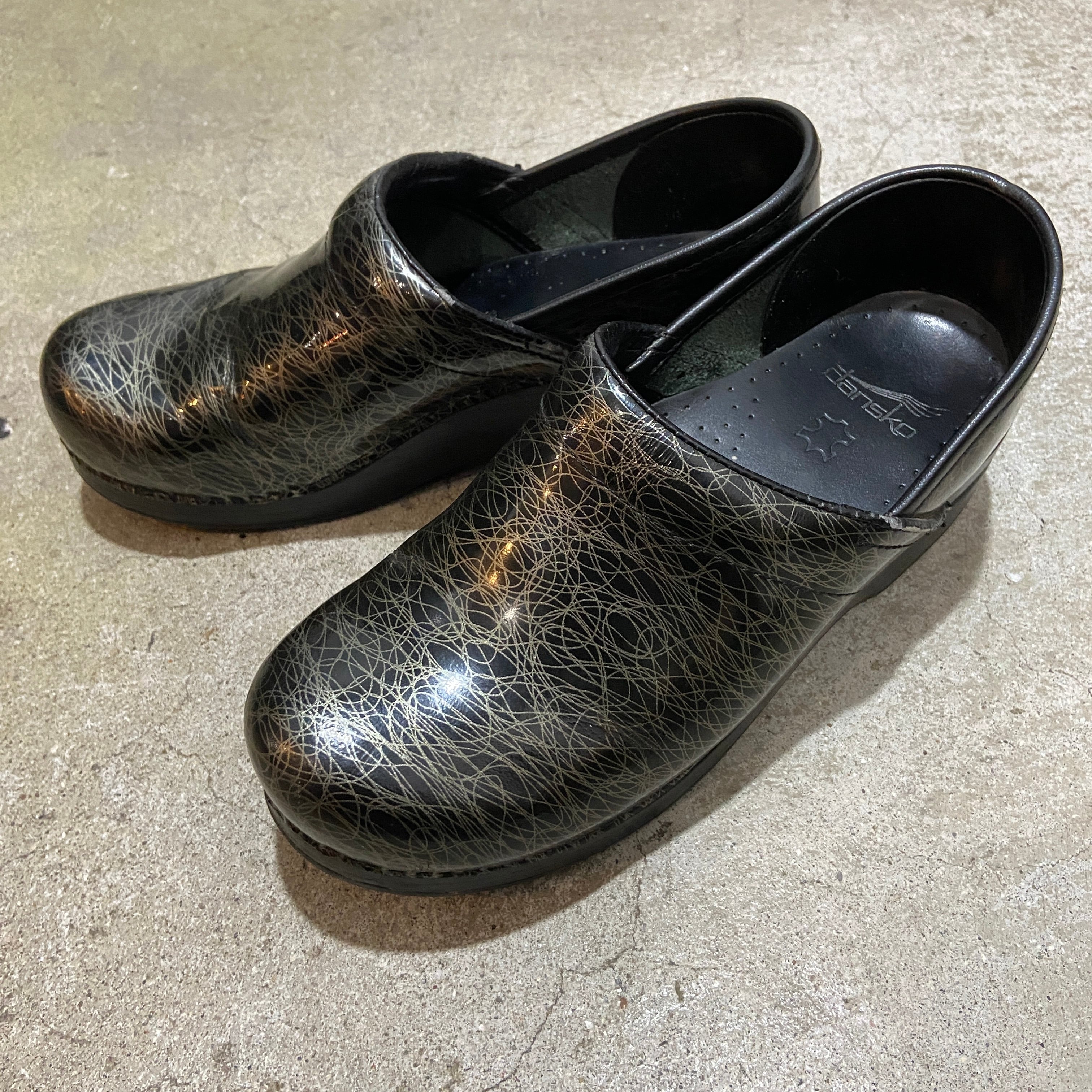 DANSKO【24.5】プロフェッショナル 厚底スリッポン 黒 レザー 39