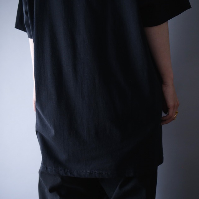 "呪術廻戦" 4-character box printed over silhouette h/s tee