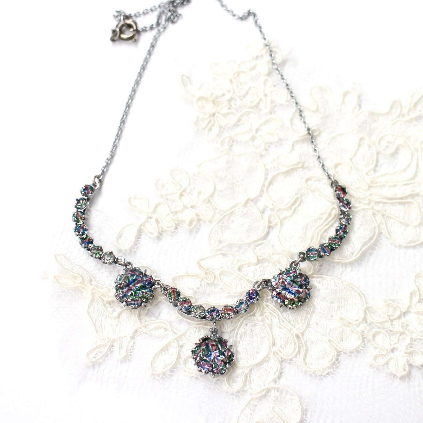 アンティーク　ヴィンテージ　アイリス　ガラス　ネックレス イギリス買付】アイリスガラス ネックレス / ヴィンテージ