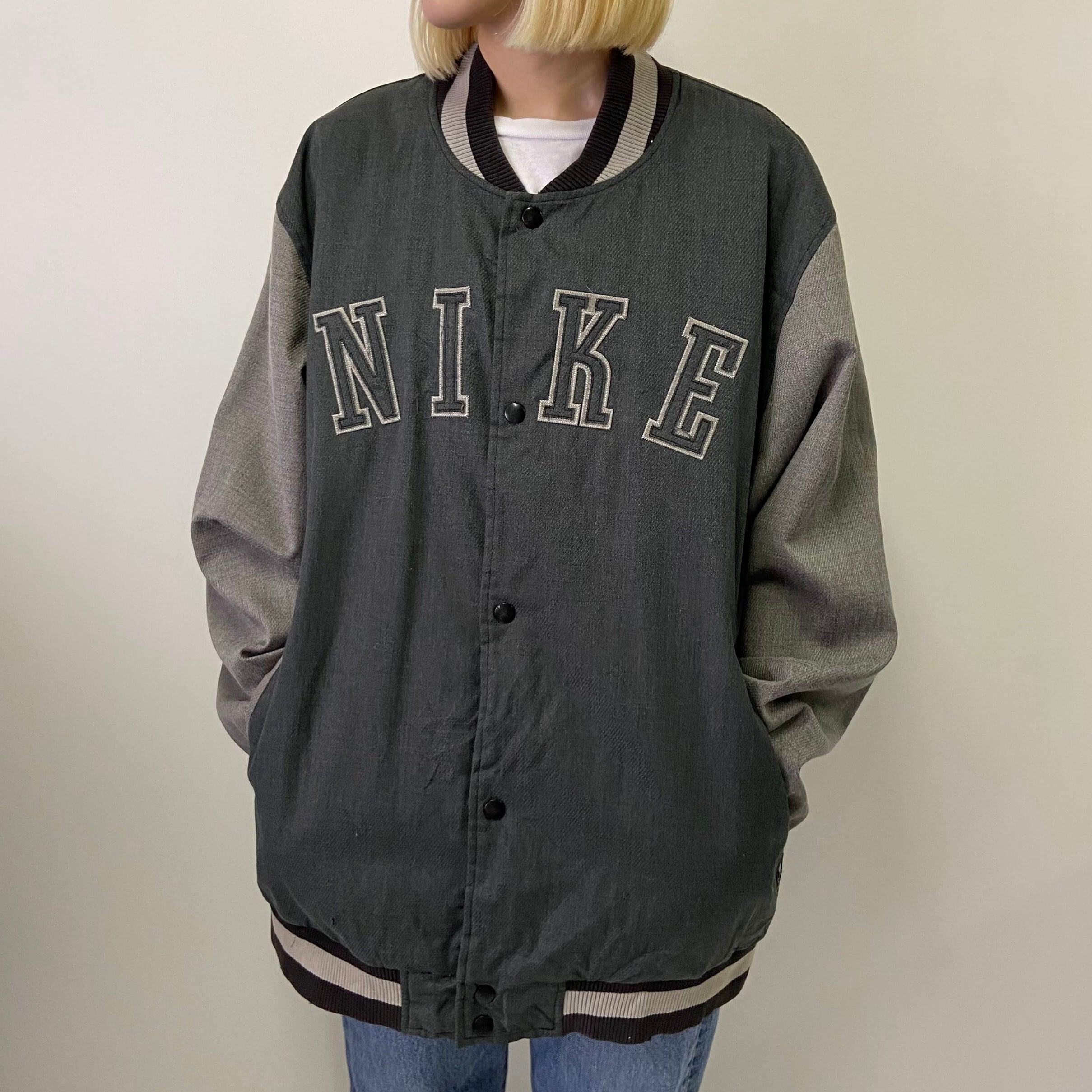 NIKE ナイキ ロゴ ワッペン 中綿 袖切替 スタジャン メンズXL 古着 