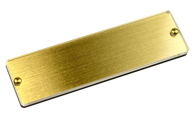 真鍮差し換え名札ＤＸ　70×20ミリ　安全ピン留め具