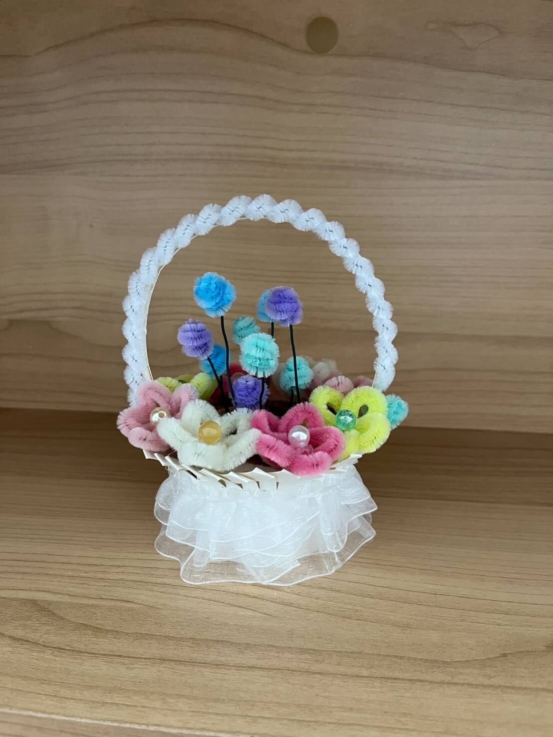 ハンドメイドのフラワーバスケット