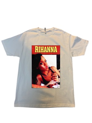 Rihanna Poster S/S Tee  (white)