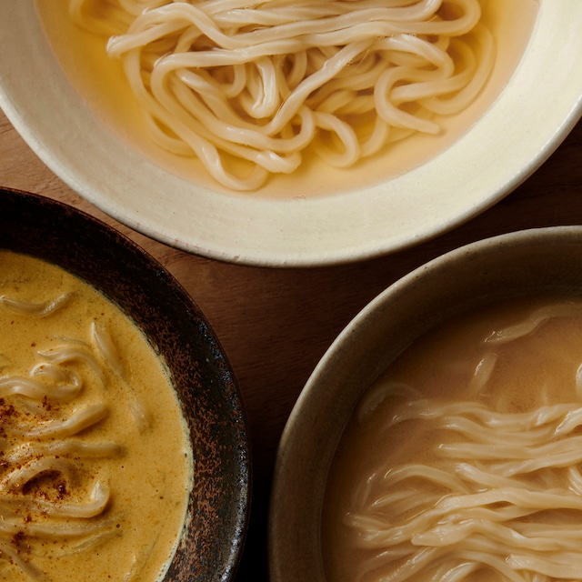 おうどん3種　おすまし（4食）、粕味噌（2食）、カレー（2食）