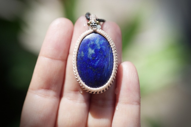 青い川と金箔★ラピスラズリ マクラメネックレス2078