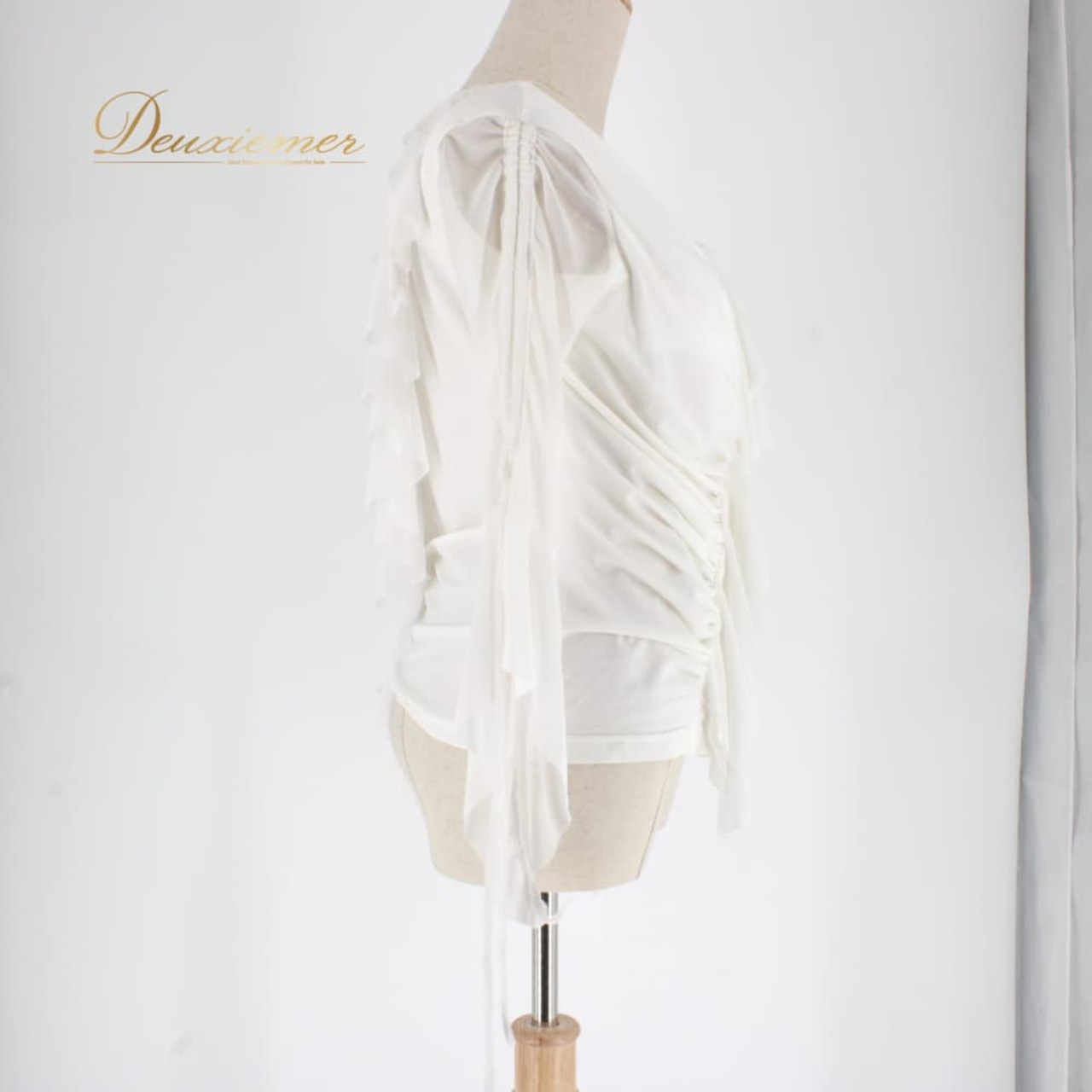 社交ダンス 衣装 ICHIOKU イチオク Tシャツ/カットソー レッスンウェア ホワイト系 白 無地 レース 練習着 フォーマル フェミニン トップス Tシャツ 白系 オールホワイト ティアード フリルデザイン 長袖 袖リボン風 デザインカットソー 伸縮素材 ポリエステル素材 エレガント 上品 白シャツ風 フレア袖 カバーアップ インナー不要 きれいめレディース ダンス衣装 レディース 婦人服