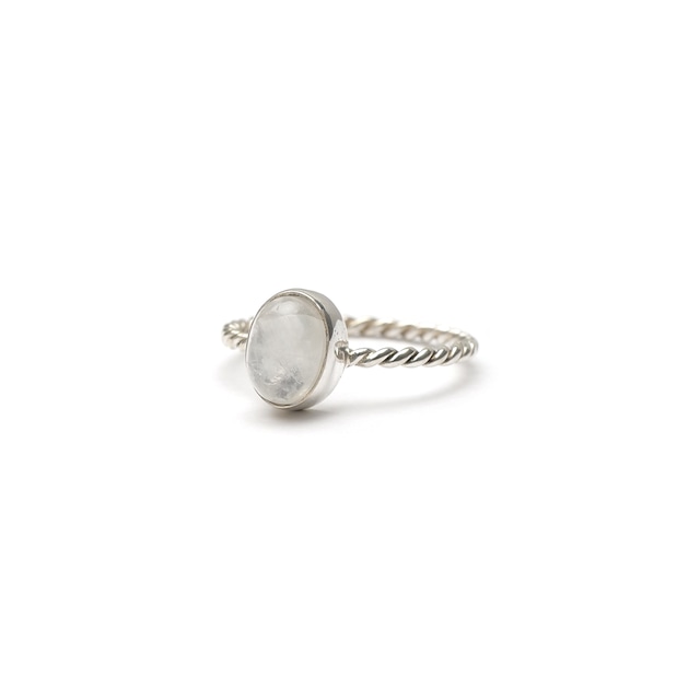 SINGLE PETIT STONE NON-ADJUSTABLE RING 095