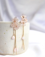 " 花、ひらり（sakura）耳飾り”