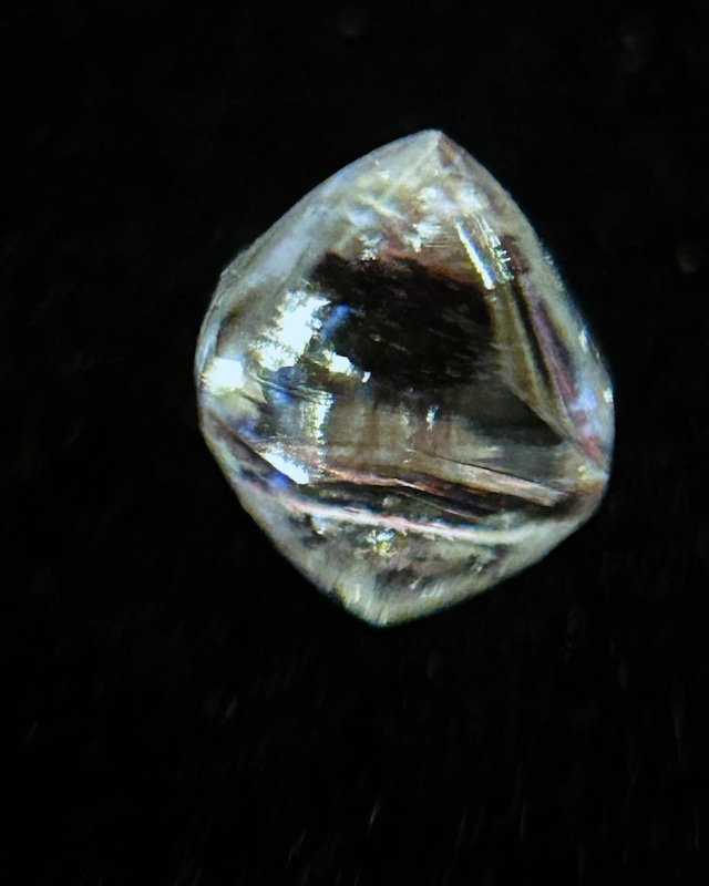 ダイヤモンド原石　0.85ct  GGC鑑別書付き