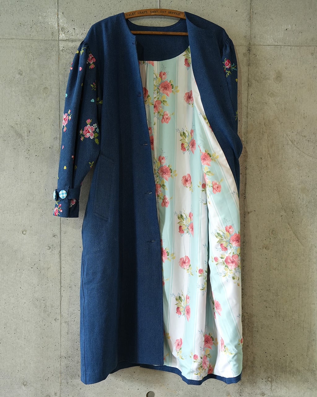 刺繍デニムコート Collarless embroidered coat (Dark blue