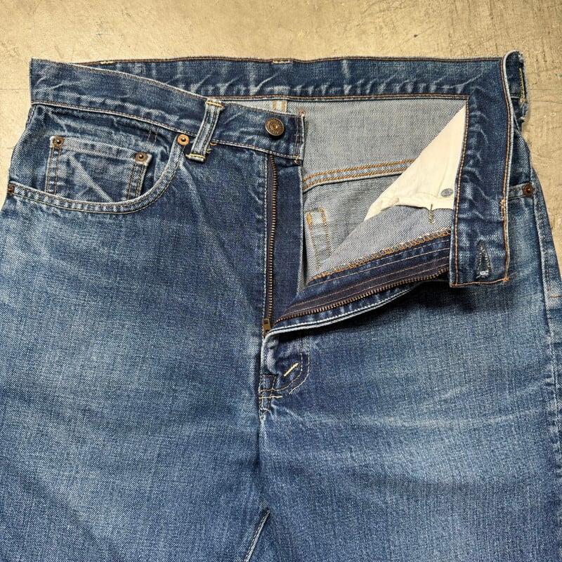 SPECIAL!! 70's LEVI'S リーバイス 517-0217 ブーツカットデニム Big E レインボーステッチ グッドコンディション  初期 デカ文字 ドット刻印 脇割り 42TALON W33 USA製 希少 ヴィンテージ BA-2424 RM2843H | agito  vintage 