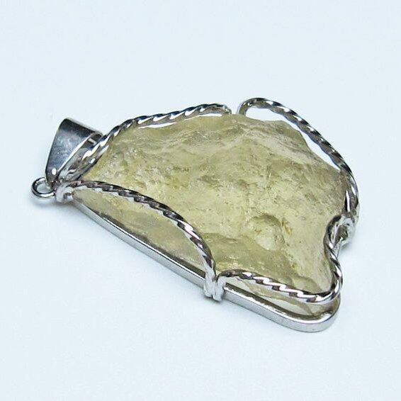 リビアングラス ペンダント 一点物 おまかせ便 112-13906