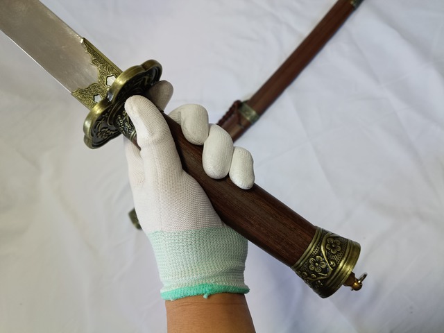 ●セール品● 繍春刀 アルミ合金刀身 模造刀 中国剣 太極拳演武用 C38