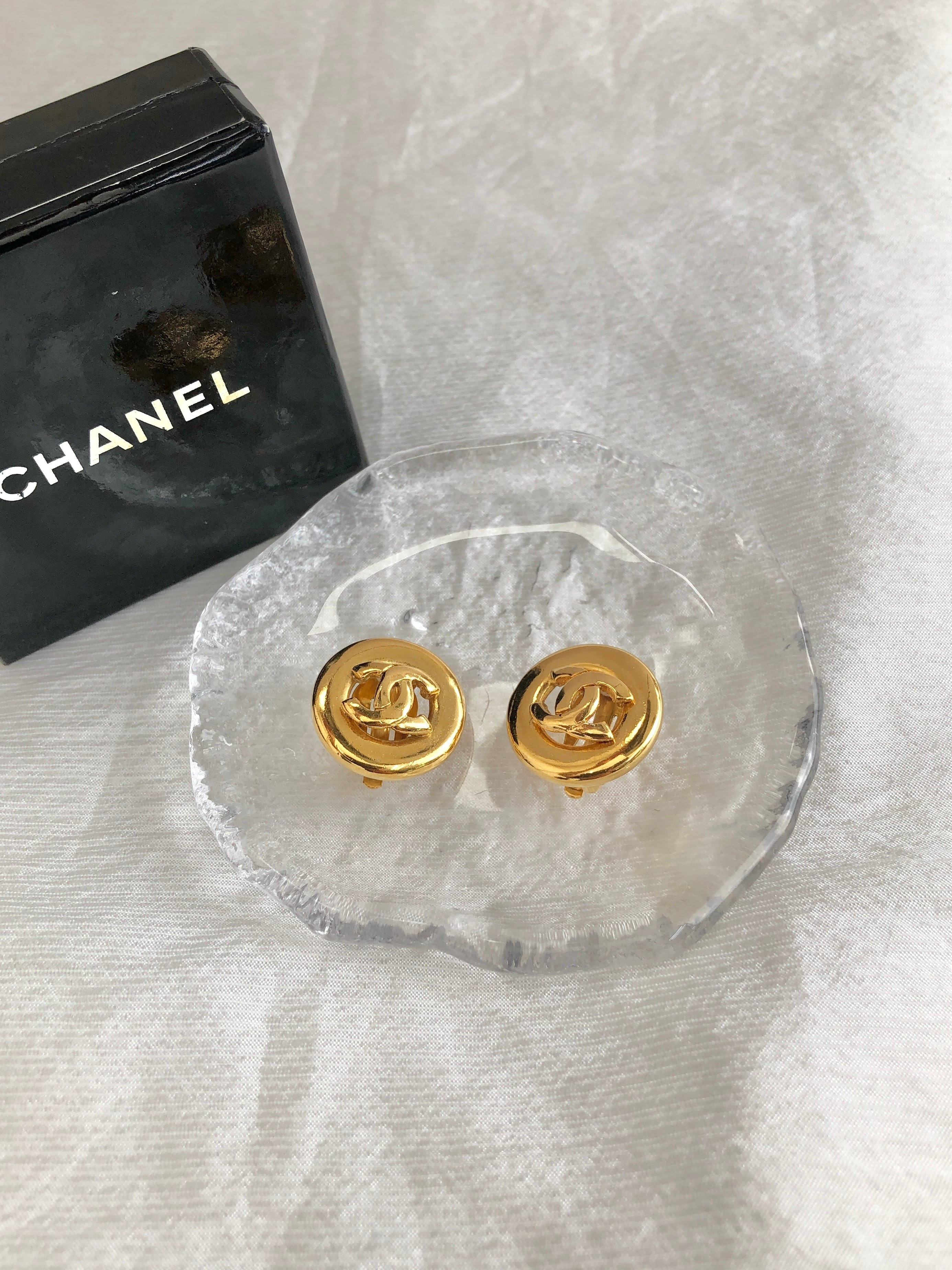 箱付 CHANEL ヴィンテージ シャネル パール ゴールド カフス 箱付 CHANEL ヴィンテージ シャネル パール ゴールド カフス