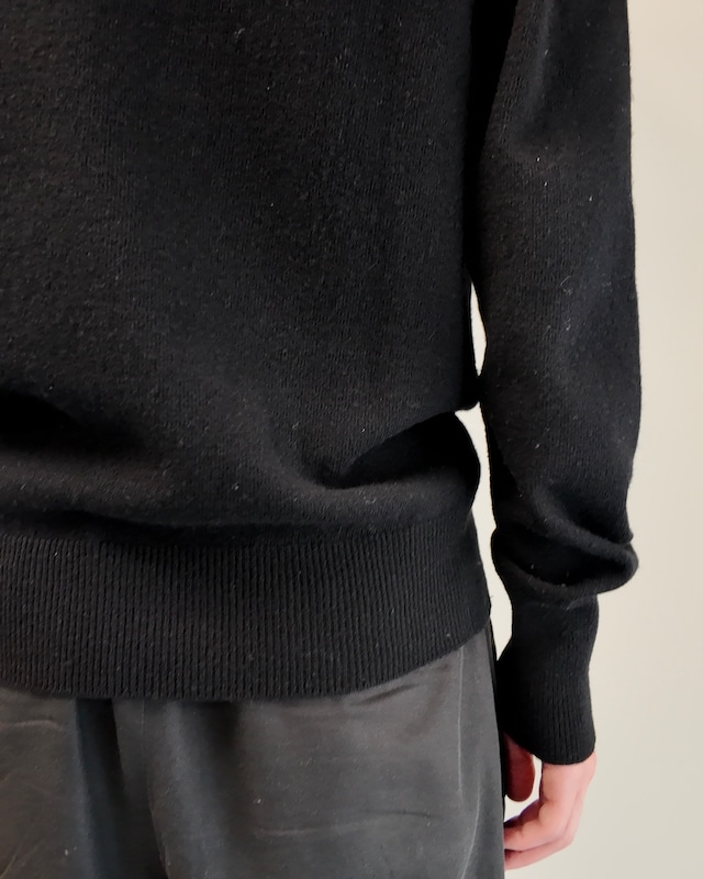 【ALEXANDER McQUEEN】logo v-neck knit