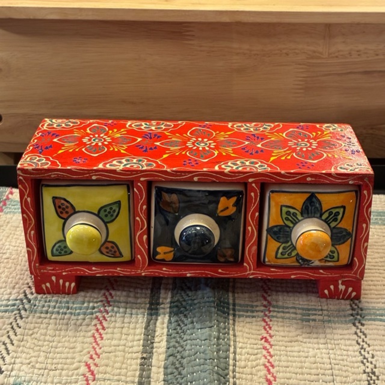 India Blue Pottery Mini 3-Drawer Unit　インド　ブルーポタリ3ドロワーチェスト　横型　レッド　引き出し　置物　玄関収納　メヘンディアート　鍵入れ　印鑑入れ　ハンドメイド
