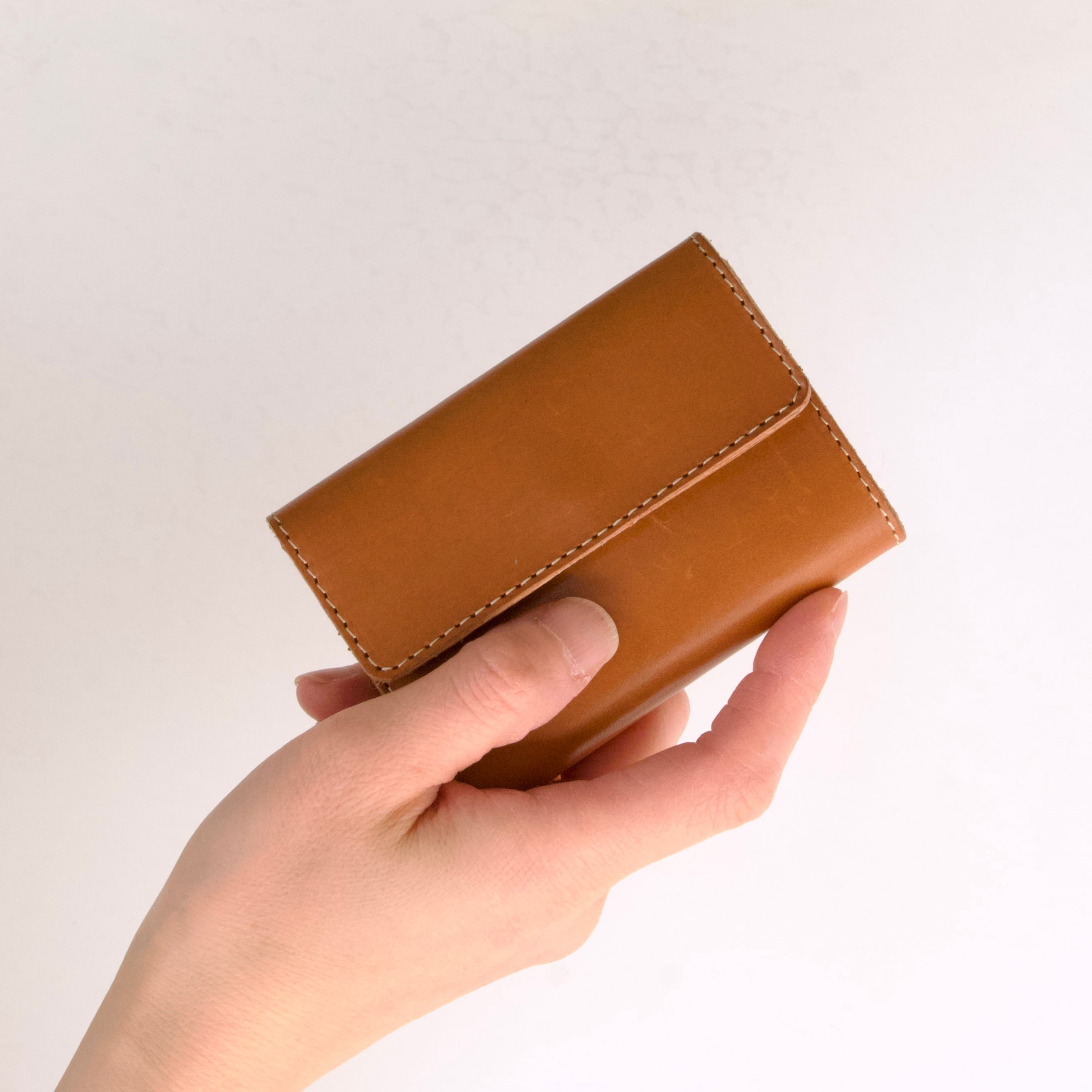 小さいカードサイズのコンパクトな三つ折り財布(お札折らない) | Italy 本革・レザー(メンズ・レディース)【ca-miW】ナチュラル