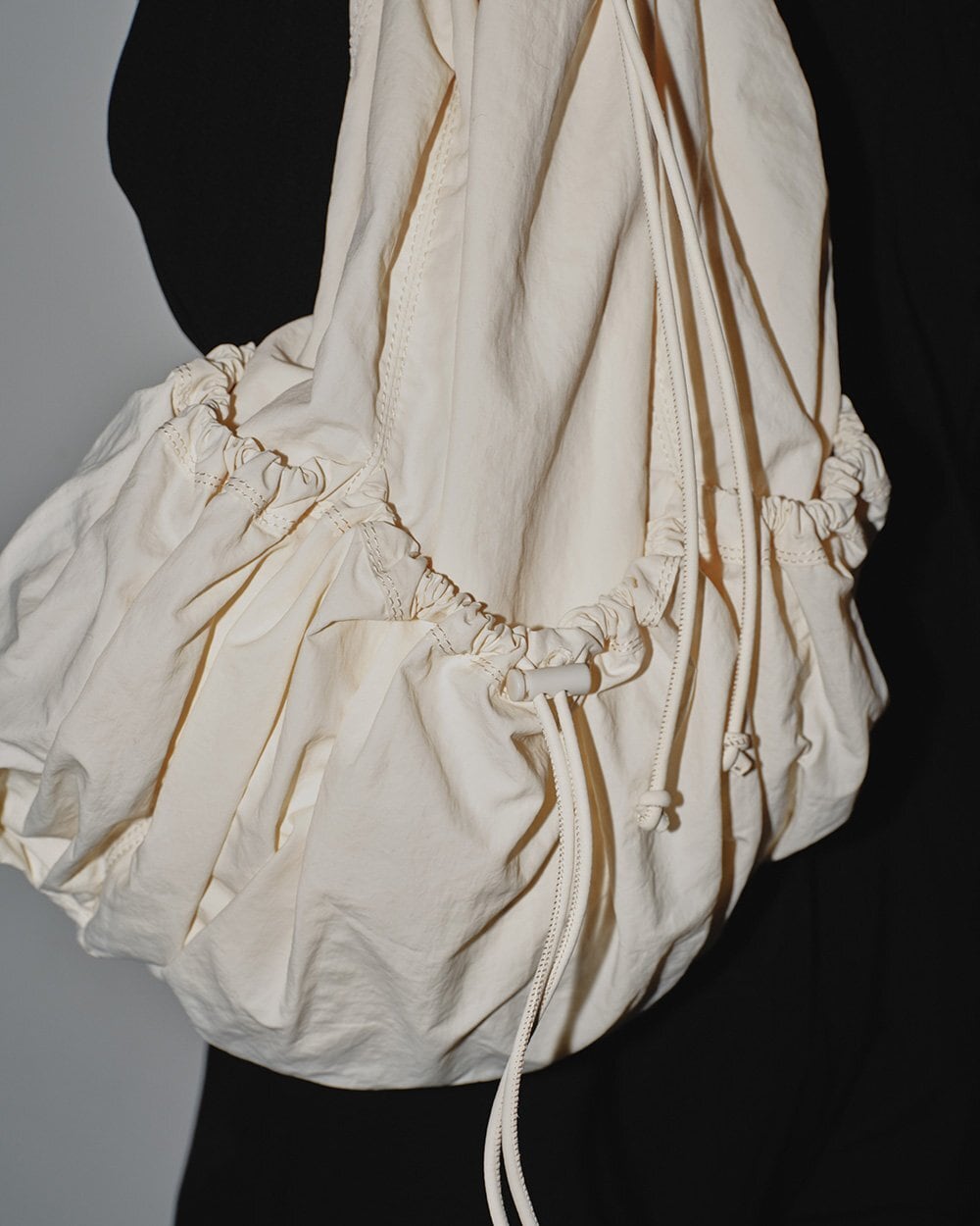 TODAYFUL Nylon Gather Bag ナイロンギャザーバッグ Ecru | planet3rd 