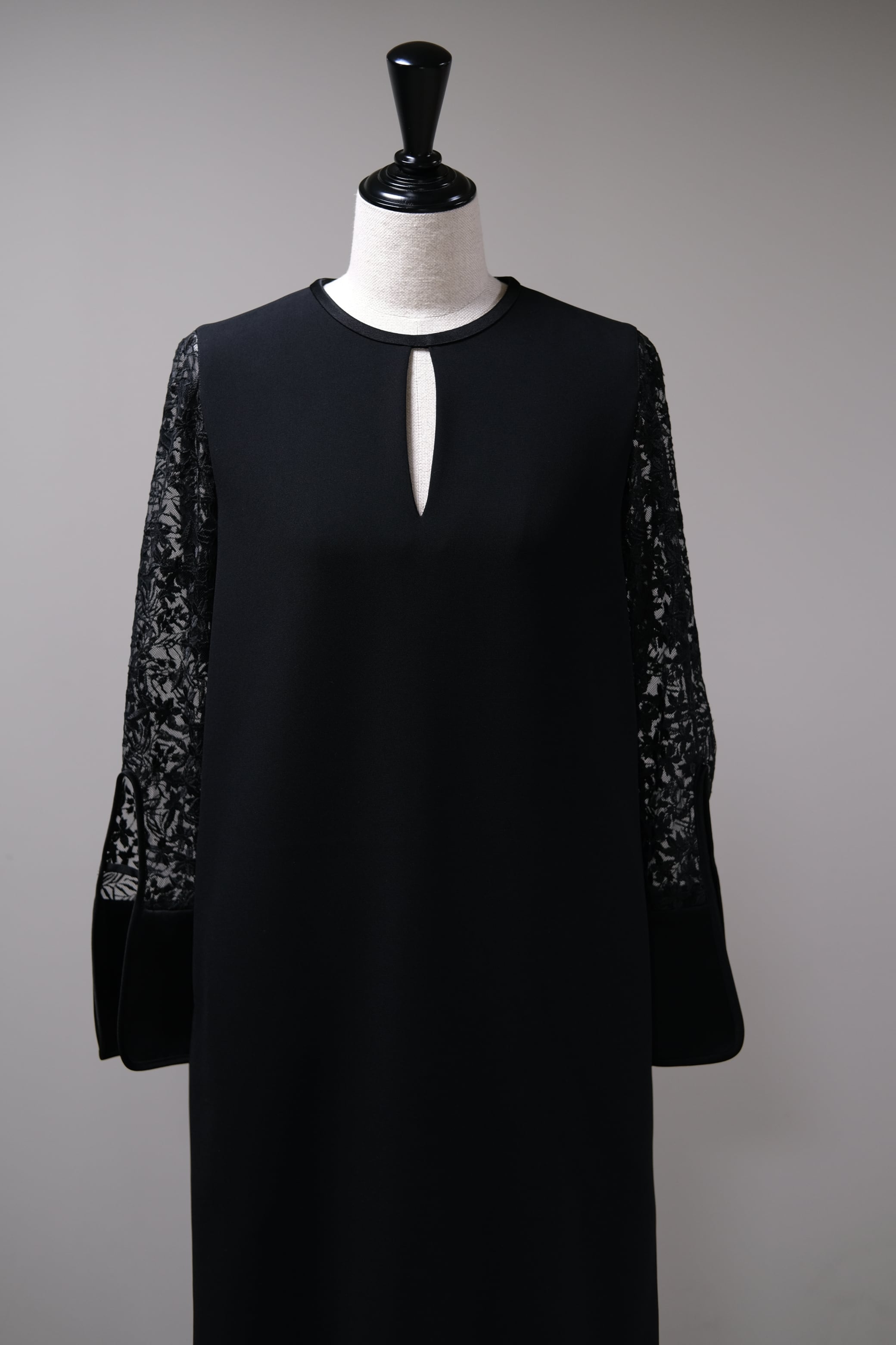 Mame Kurogouchi】Floral Lace Sleeve Dress - black | loop Mame Kurogouchi】Floral Lace Sleeve Dress - black | loop