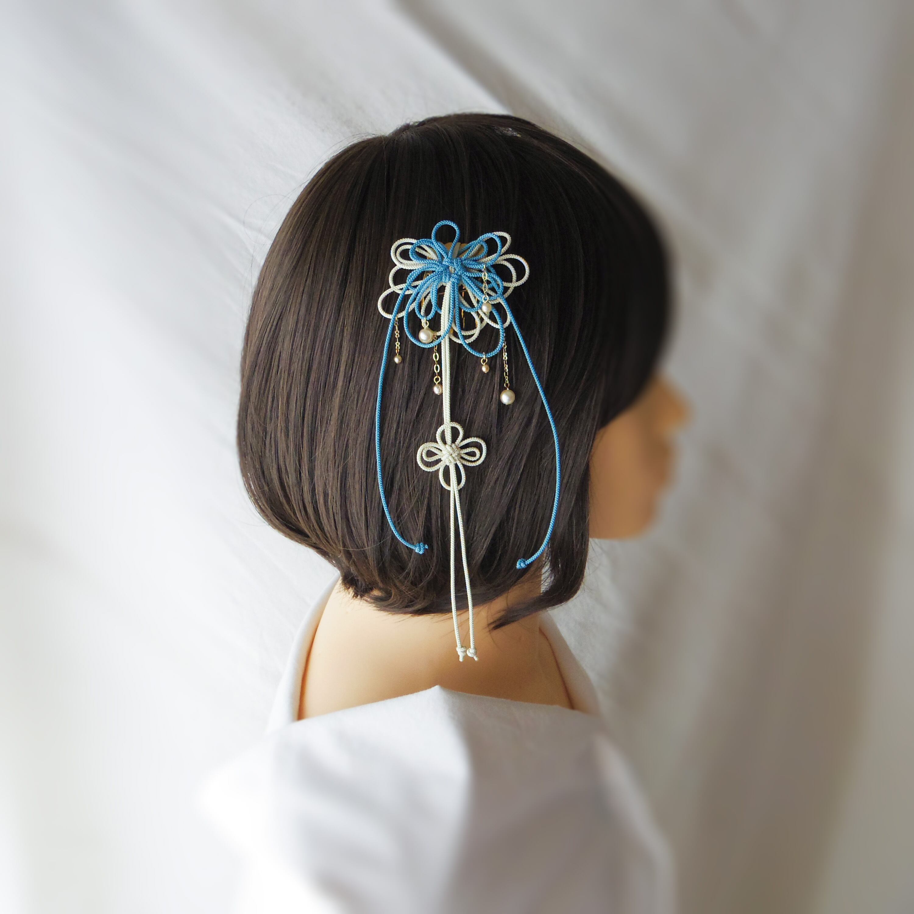 飾り結びヘアコーム(小)「ひめたるは熱」(縹×アイボリー)【軽量で簡単和装ヘア】浴衣・着物・七五三や成人式に。