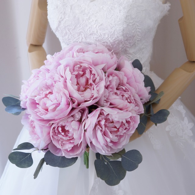 芍薬とユーカリのウェディングブーケブートニア クラッチブーケ 造花ブーケ ピオニー ピンク はなまもり