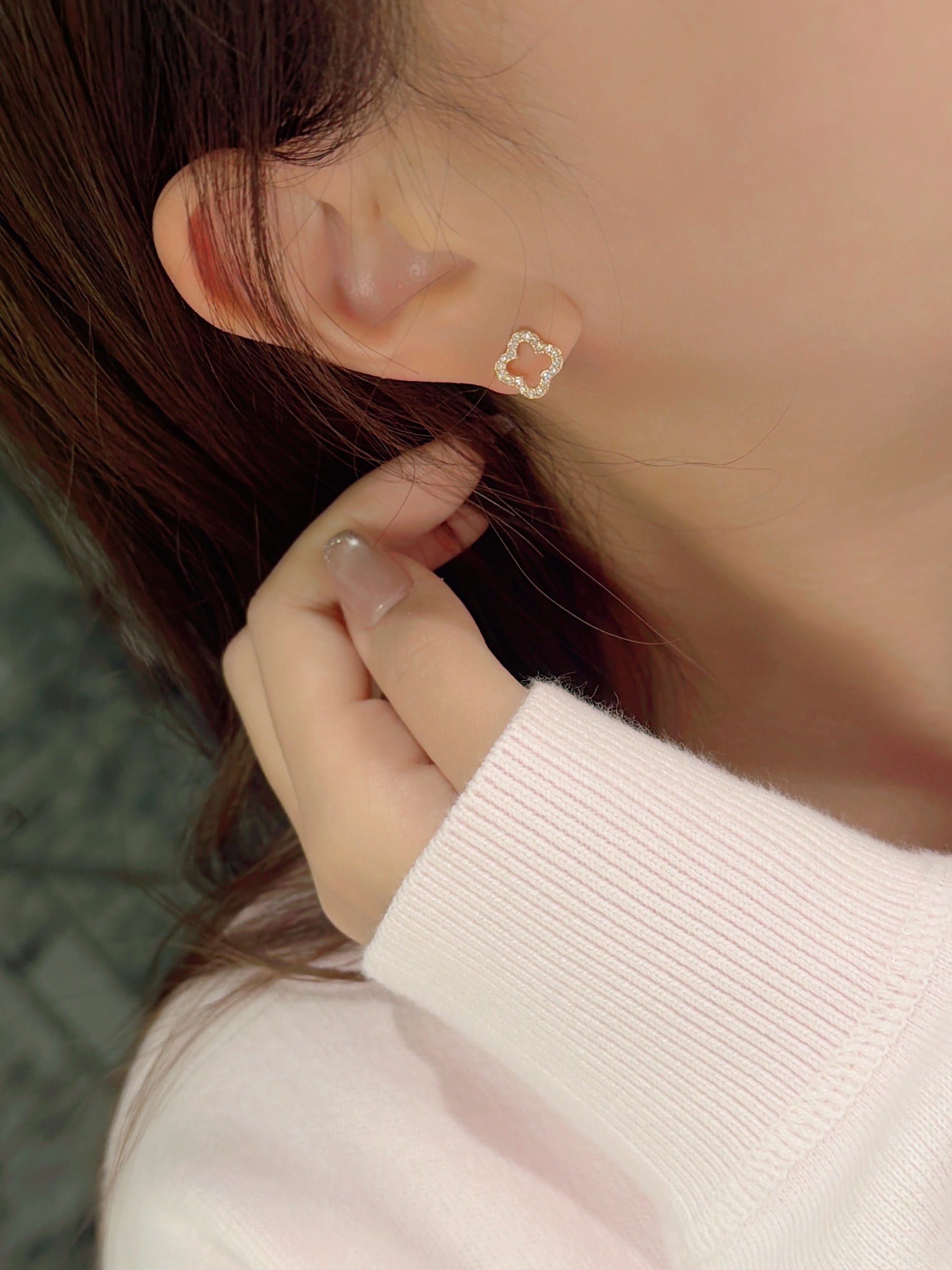 クローバーシルエットピアス | SASSY ANGEL
