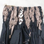 フラダンス 衣装 パウスカート ブラック系 タヒチインポーツ ハイビスカス柄 ハワイアンプリント TAHITI IMPORTS アロハ フラ ダンス レッスン 練習 シングル スカート ブラウン系 黒 茶 大人っぽい かっこいい おしゃれ 上品 かわいい レディース スタイル カジュアル フェスティバル リゾート コーディネート フラワープリント ダンスウェア シンプル