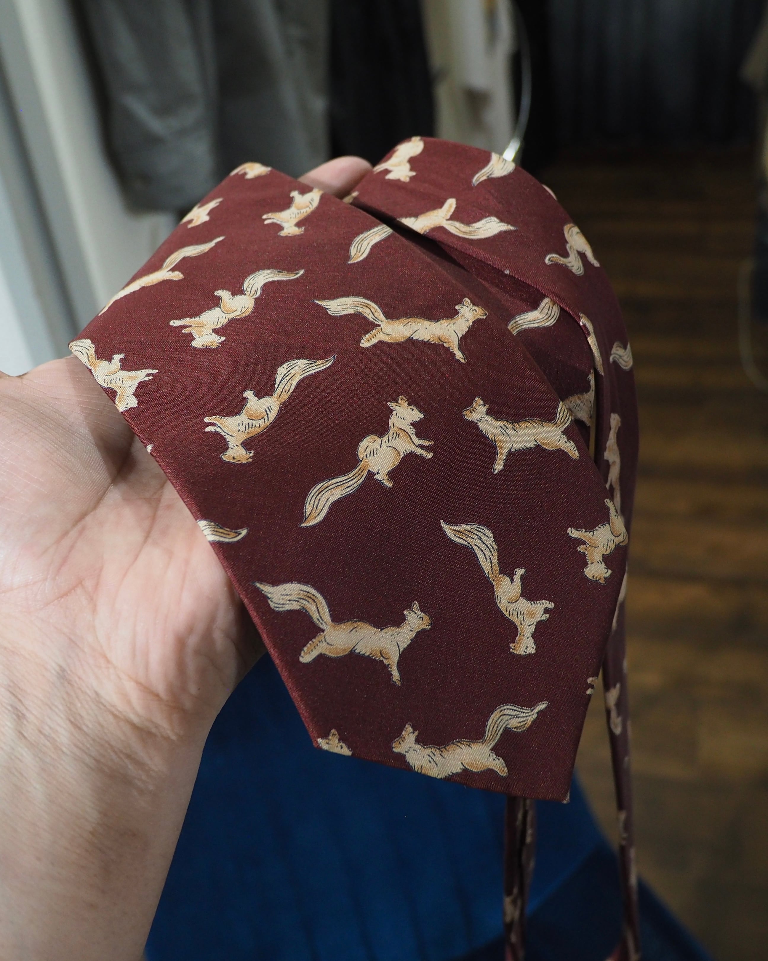 " JIM THOMPSON " Cute Squirrel All Over Pattern Vintage Silk Tie