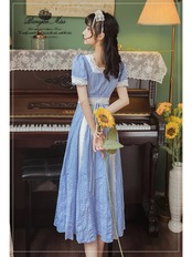 【0006】Retro Cherry Lace Short Sleeve Dress