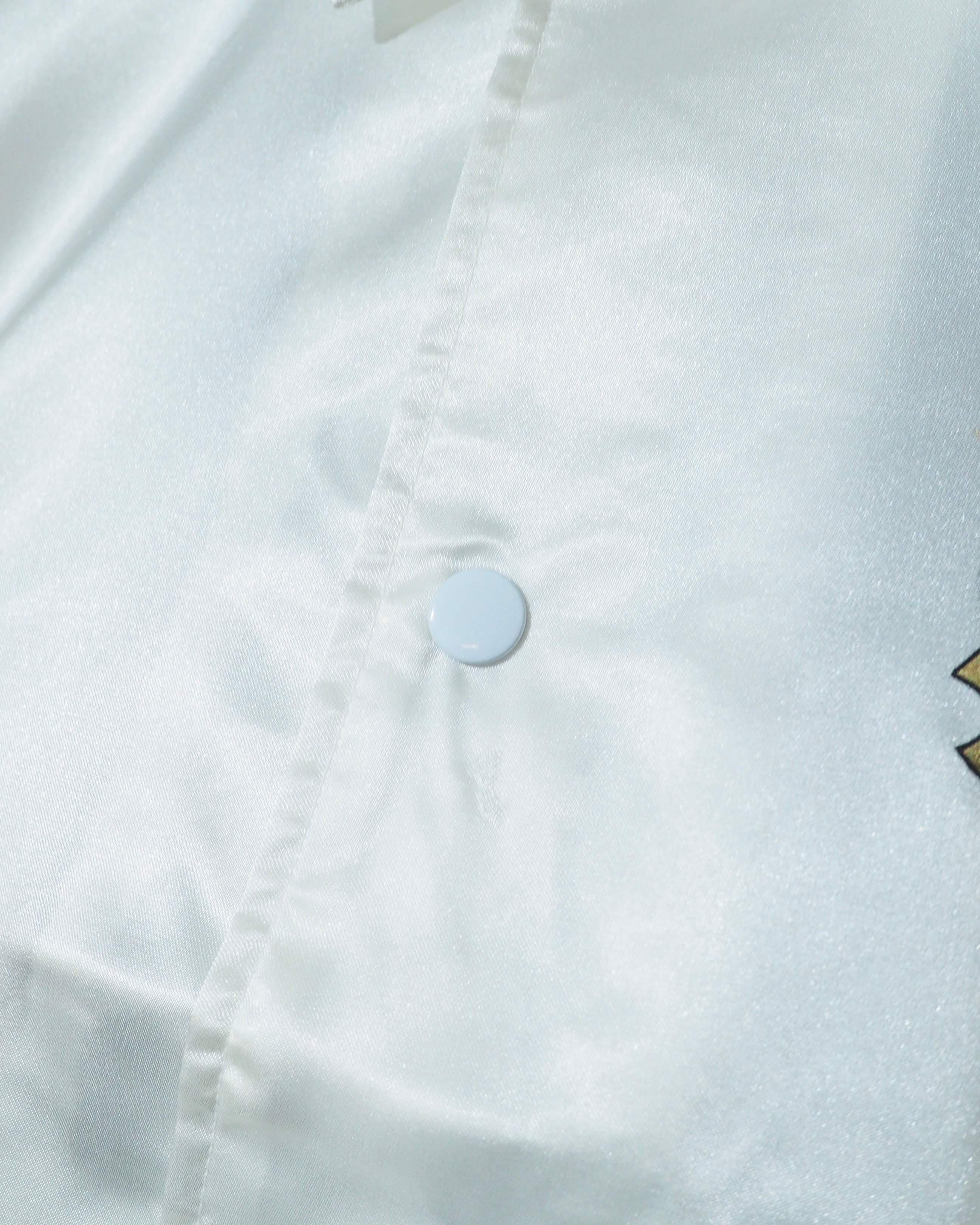 " 珍品 - サッポロ黒ラベル " Logo printed vintage White Coach jacket