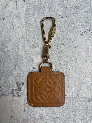 LOEWE ロゴ型押し レザーキーリング ブラウン