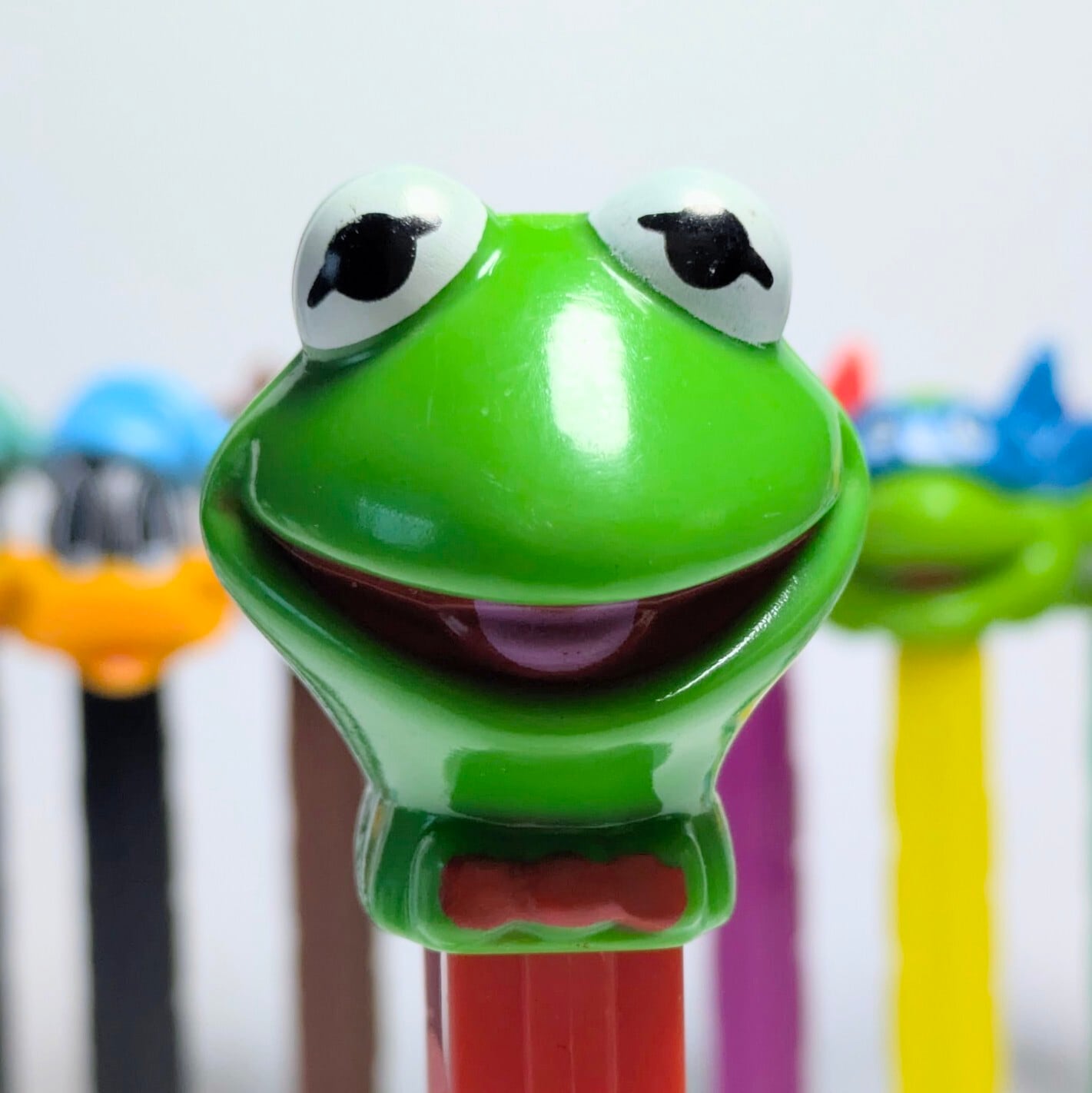 ☆ VINTAGE 90' ☆【 The Muppet Show ( マペット・ショー )  】『 カーミット 』PEZ / ペッツ CANDY&DISPENSER / ヨーロッパPEZ（ハンガリー） 〚アメリカン雑貨 アメトイ〛