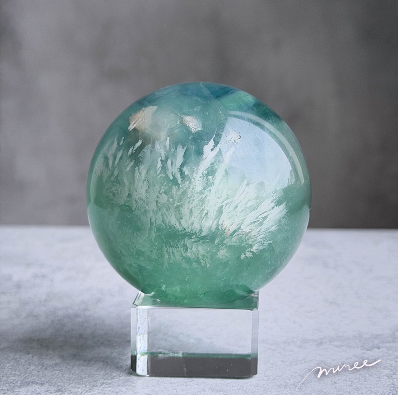 004エンジェルフェザーフローライト|スフィア(丸玉) Angel Feather Fluorite