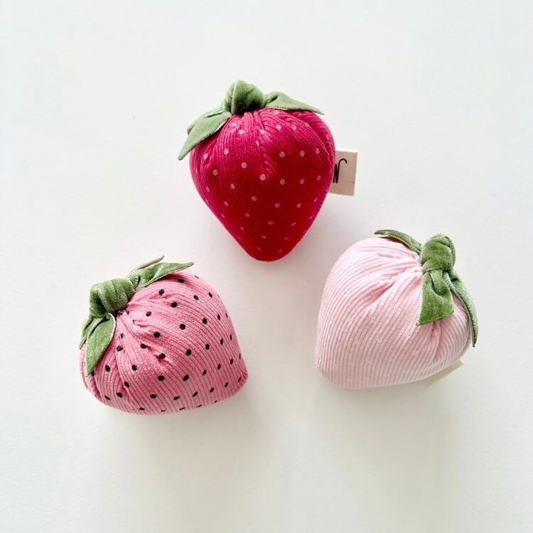 Strawberry 3 set from WETNOSE 猫おもちゃ オーガニック キャットニップ