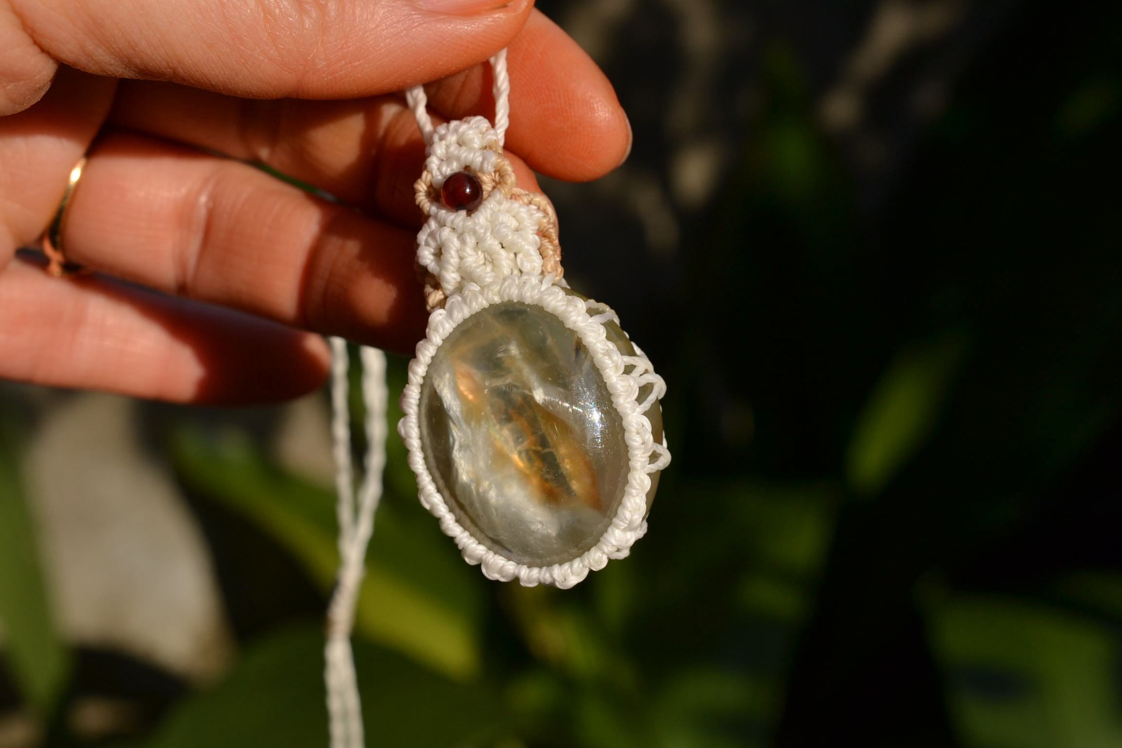 白夜模様★ガーデン水晶 マクラメペンダントgarm096