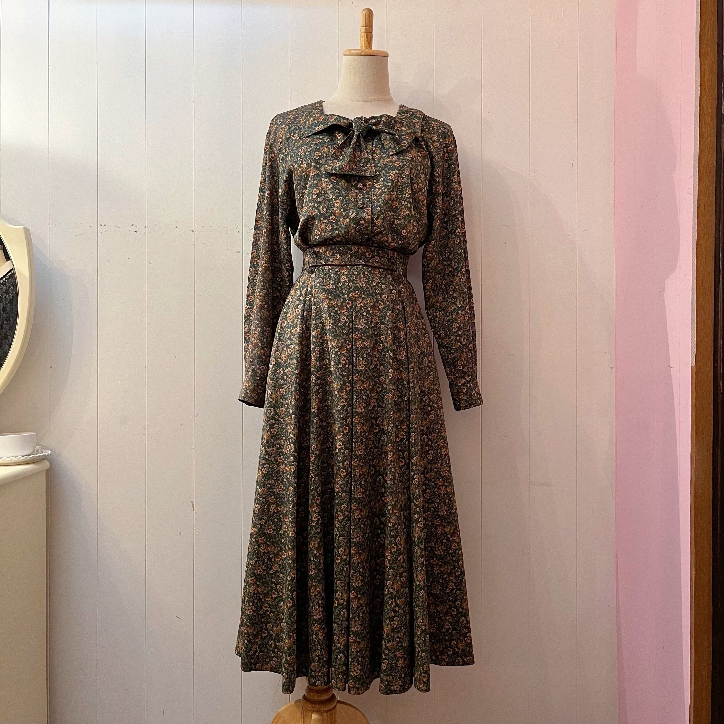 green mini flower set up