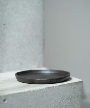 ブラック ポタリー / Black pottery・plate L