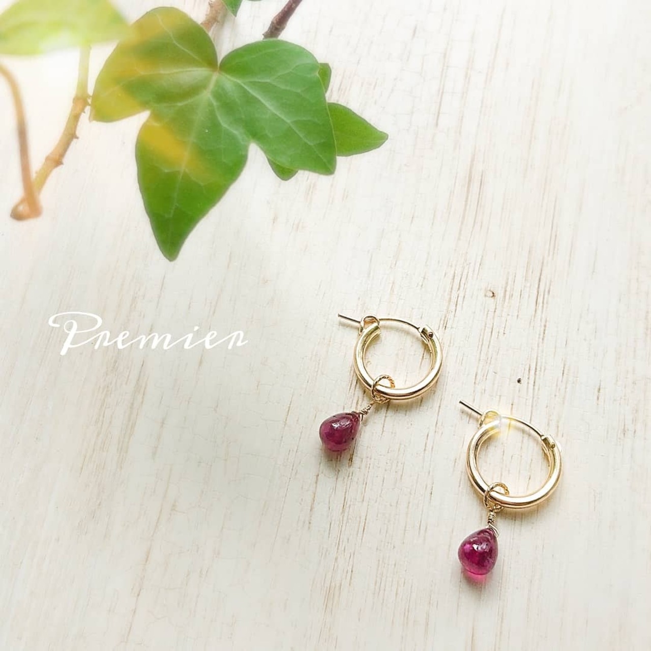 一粒ルビーのフープピアス