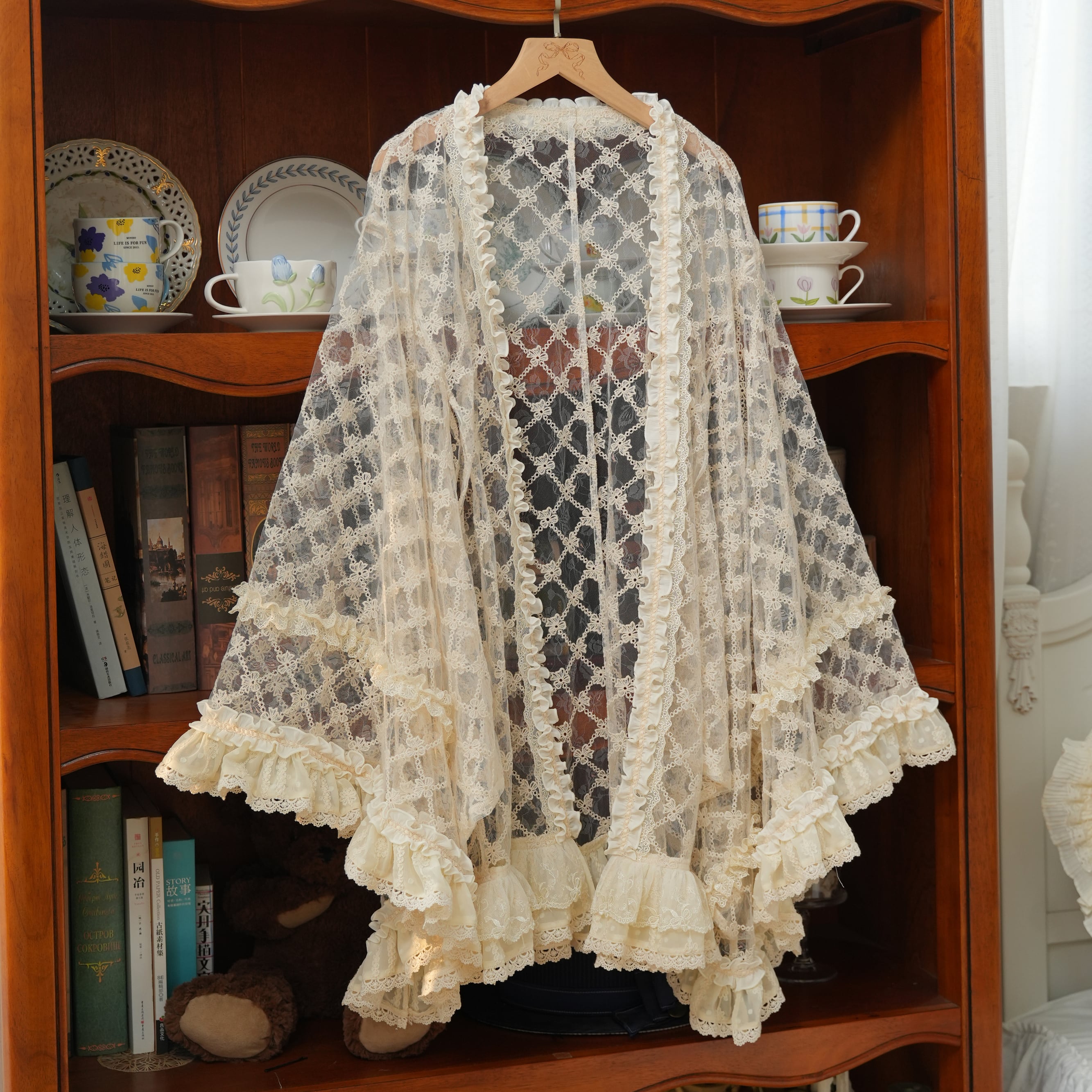 curios tokyoアンティークレース　羽織　ヴィンテージ ナイトジャケット Fashion Show】あけぼのの供人 レース羽織 | HoshibakoWorks
