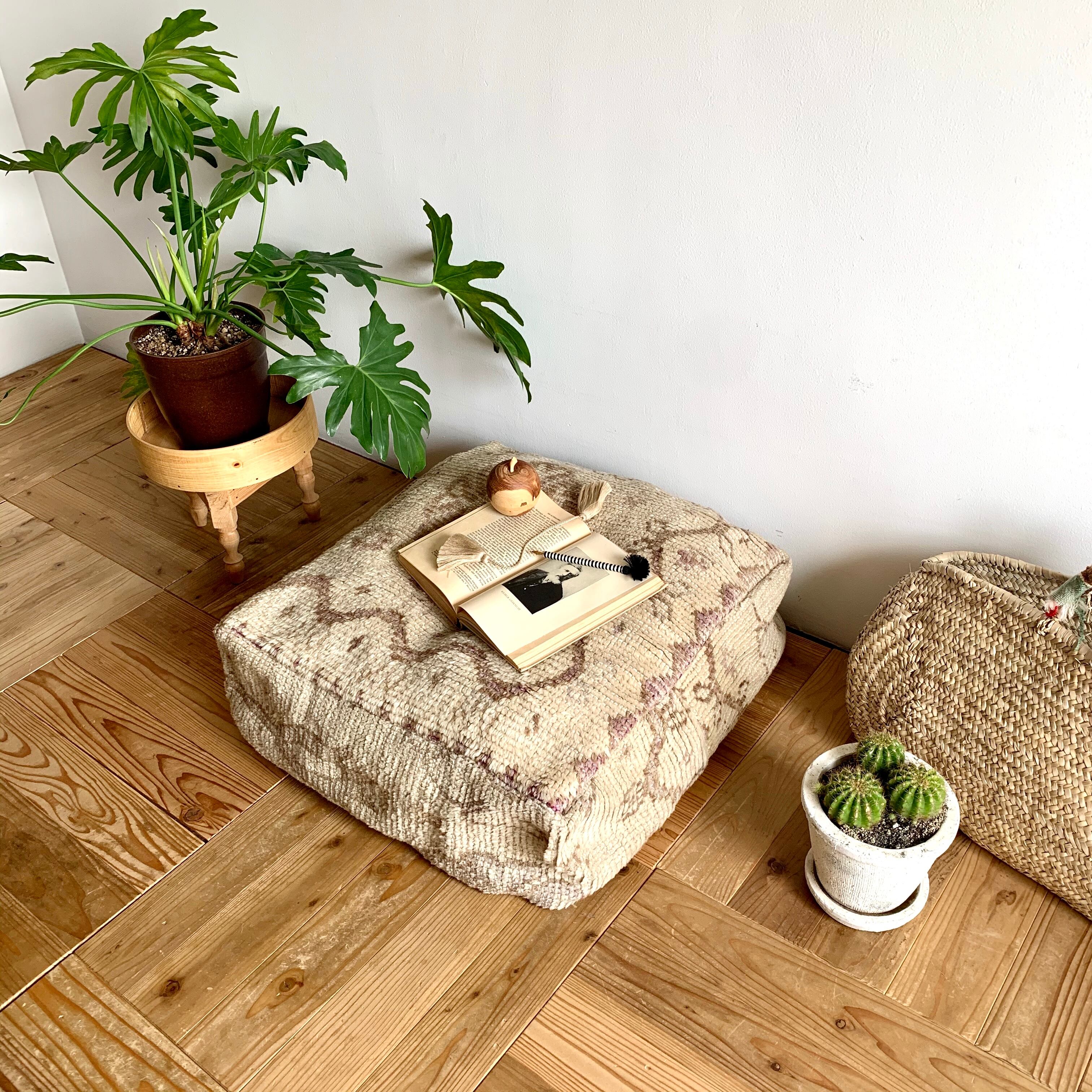 オールドラグをリメイクしたプフ | モロッコの暮らしと手しごと